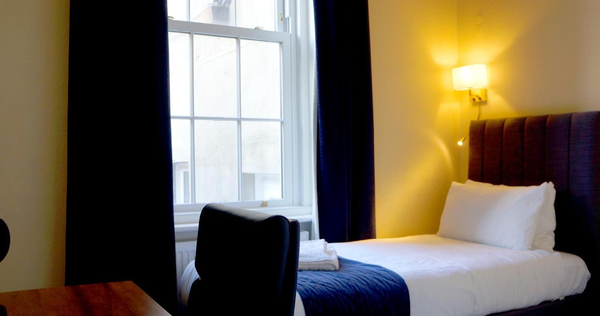 The Pier Hotel 伊斯特布恩 外观 照片