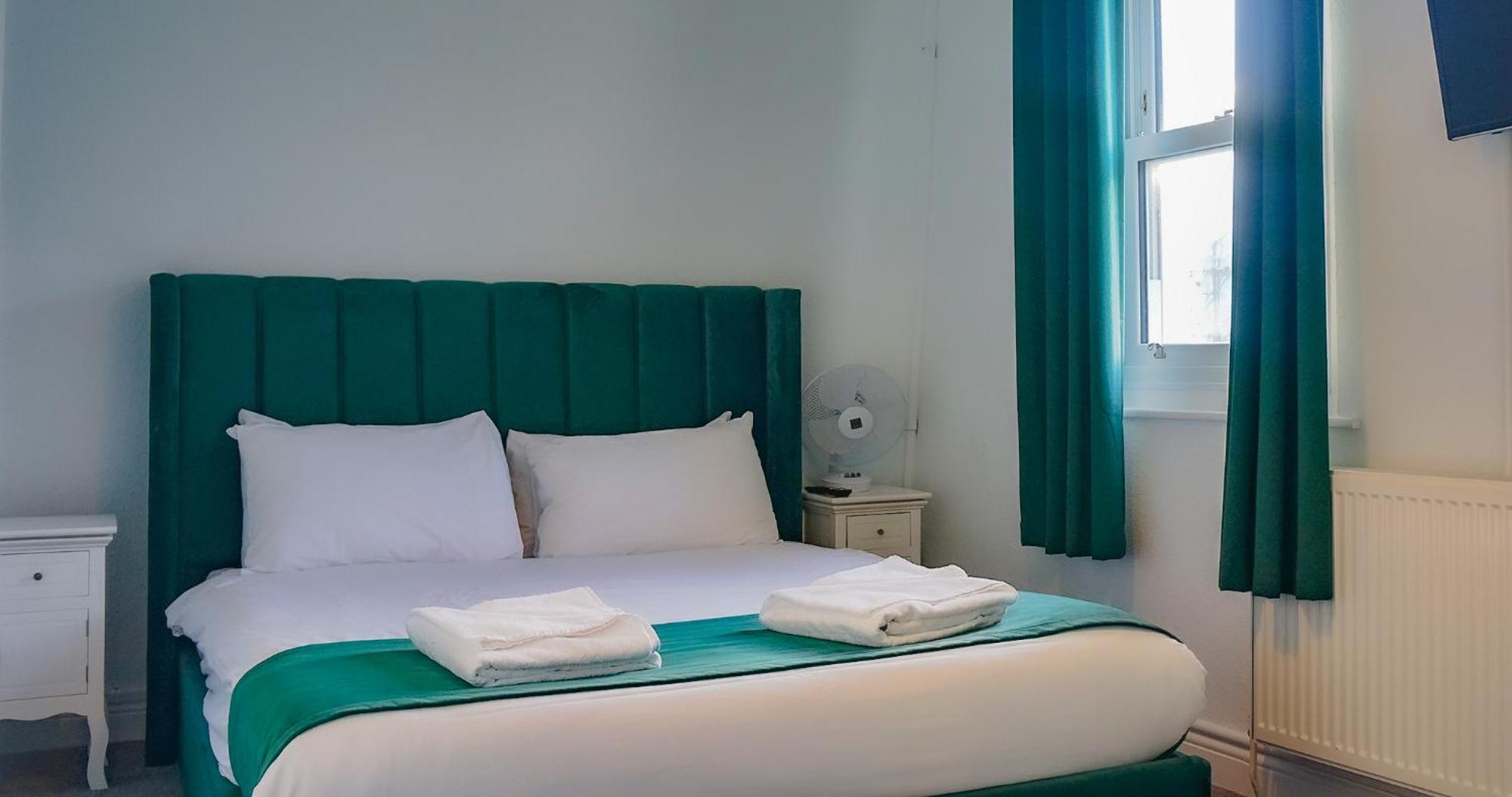 The Pier Hotel 伊斯特布恩 外观 照片