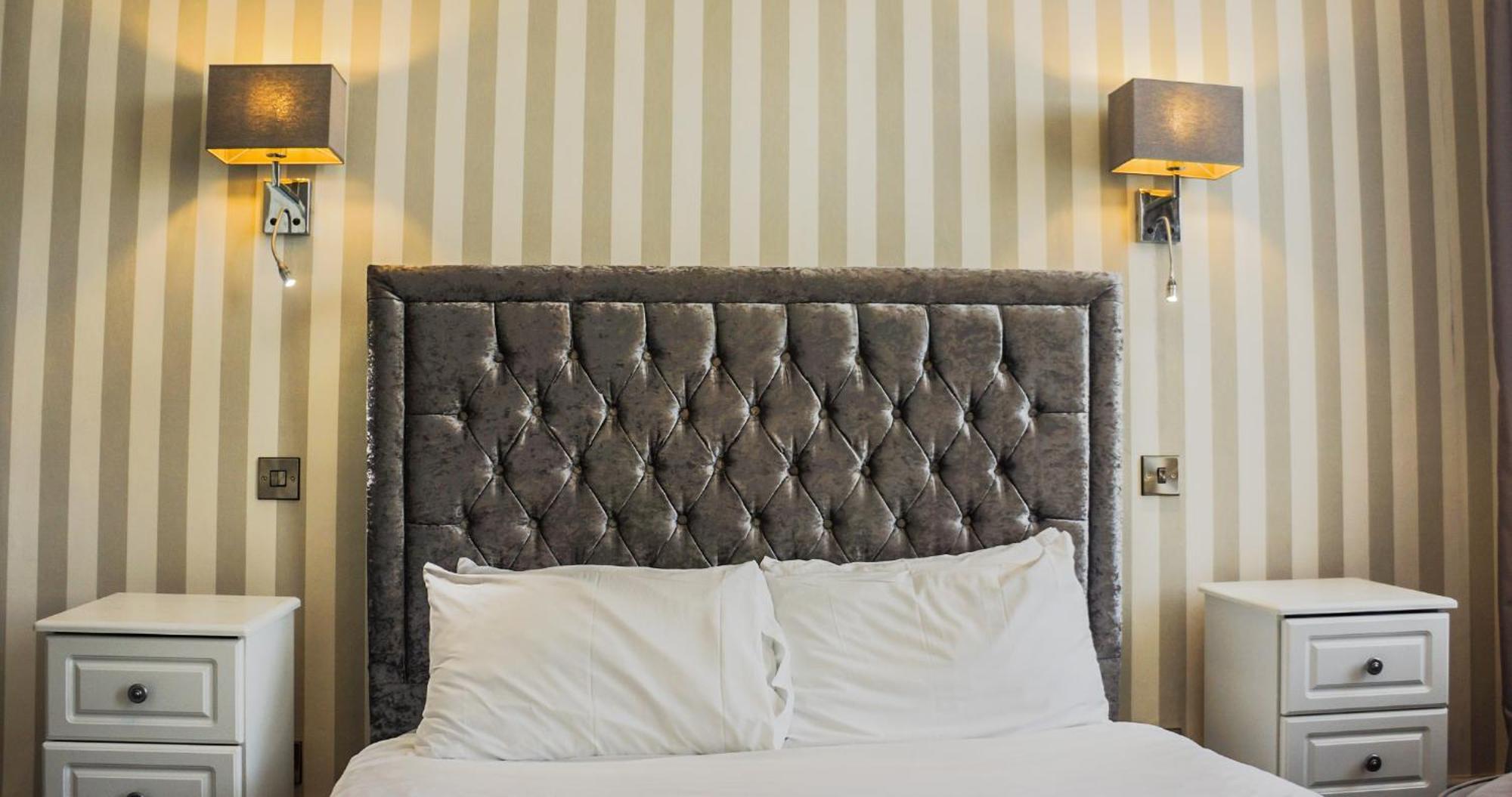 The Pier Hotel 伊斯特布恩 外观 照片