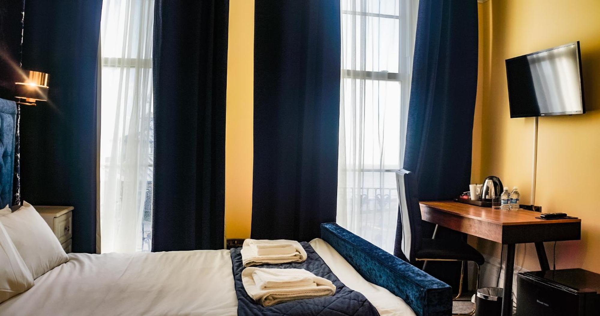 The Pier Hotel 伊斯特布恩 外观 照片